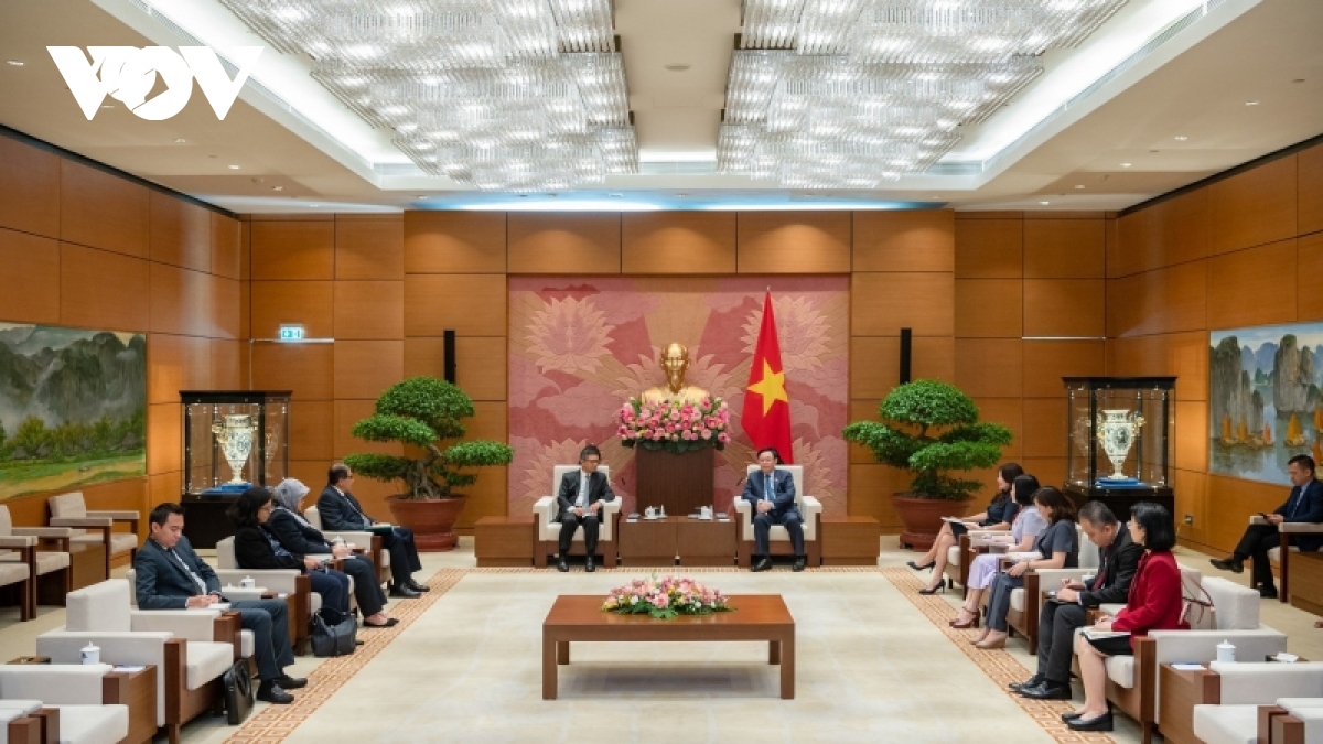 Vietnam affirms cooperative relations with Indonesia, Iran